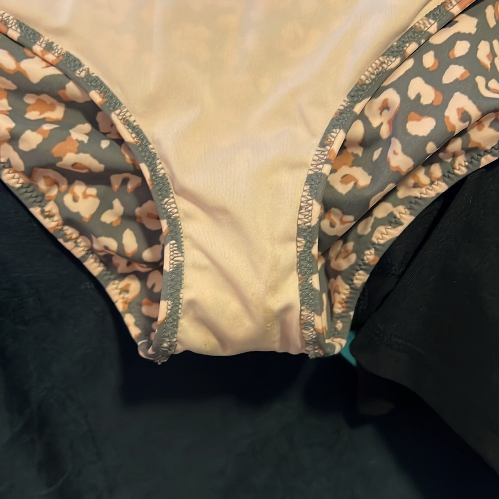 Bikini Set - Picture 14 of 15